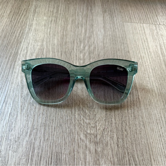 quay australia after hours green overszied square statement sunglasses eyewear - Picture 1 of 5